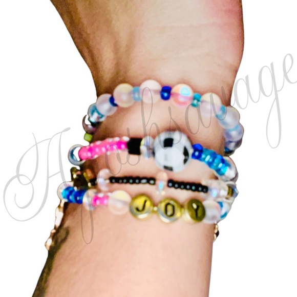 One of a kind , CRAZY JOY 3 Strand Multi Media Beaded bracelet - wine charm - Picture 10 of 12